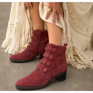 Sundance SZ 37 Buttoned Up Boots Burgundy Suede Booties